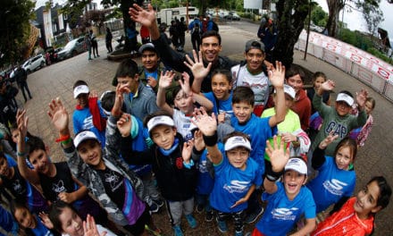 Pipo Barraza realizó clínica deportiva con niños