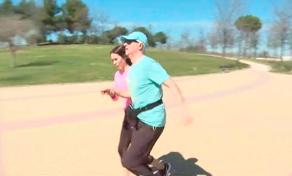 Félix, enfermo de Parkinson, no puede caminar pero puede correr