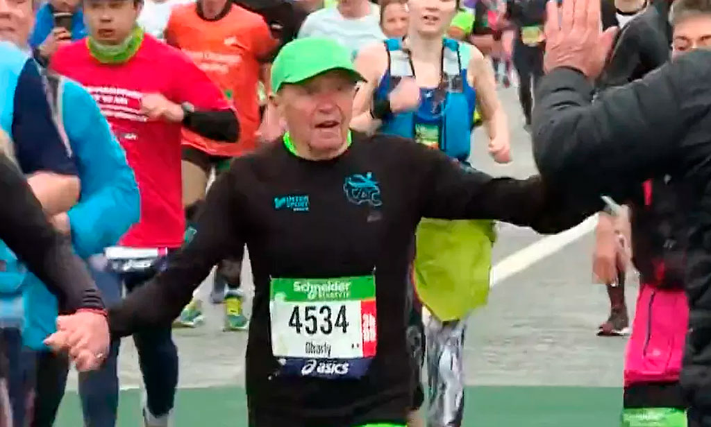 Francés de 93 años termina el Maratón de París
