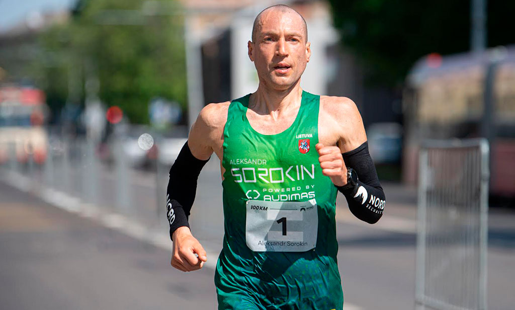 Aleksandr Sorokin rompe su propio récord mundial de 100 km