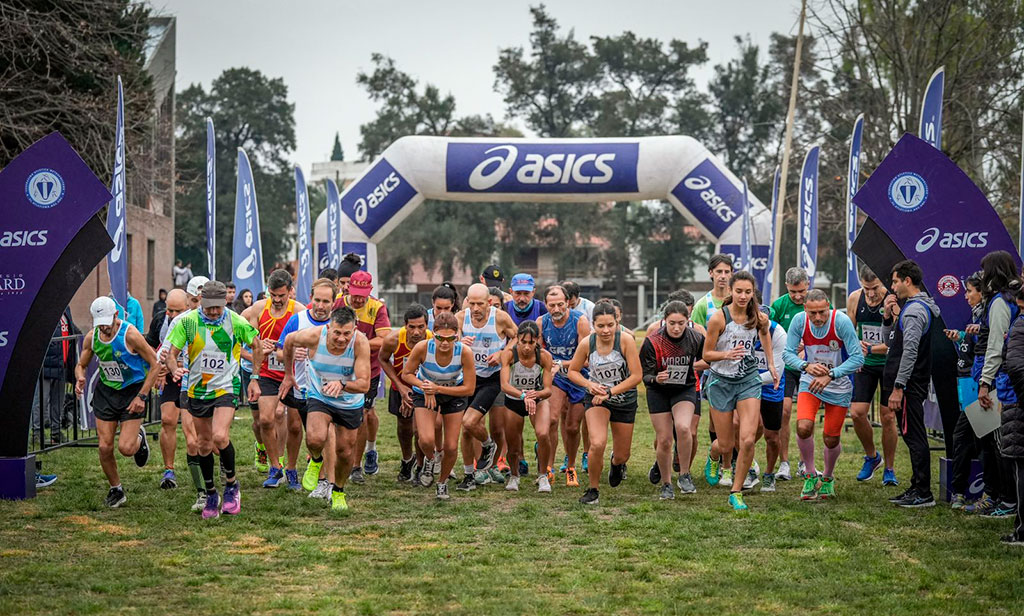 El atletismo brilló durante el Campeonato Metropolitano de Cross Country Asics