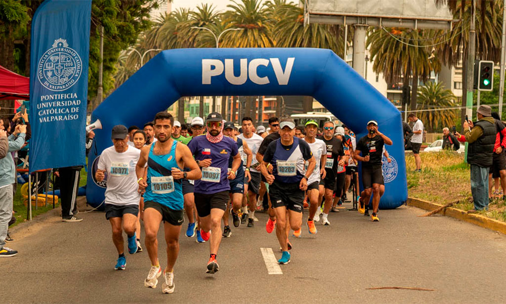 Atletas regionales desbordan las calles de Valparaíso en PUCV Corriendo al Centenario