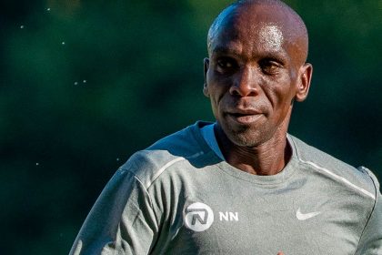 Eliud Kipchoge asume rol de mentor del Equipo Mundial de Atletas Refugiados U20