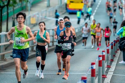 Tragedia en maratón de Hong Kong: Corredor de 30 años fallece tras cruzar la meta