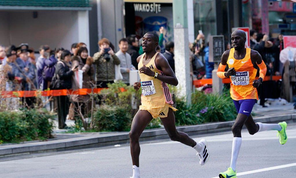 Kipruto y Kebede rompen récords en el Maratón de Tokio