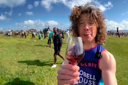 Un maratón de sabores: Corredor británico desafía los límites con cata de vinos