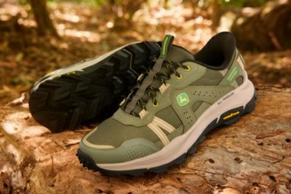 Skechers anuncia asociación global con John Deere