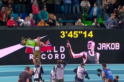 Jakob Ingebrigtsen rompe dos récords mundiales en una sola carrera