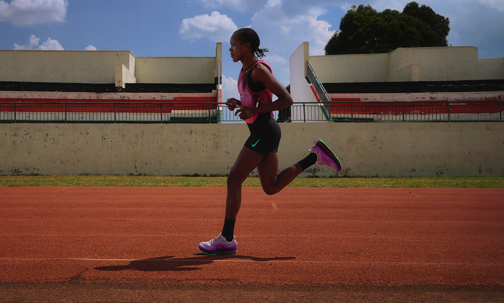 Nike lanza colección de Faith Kipyegon antes de su intento histórico en la milla