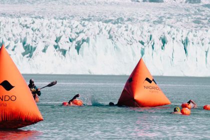 Arranca la Copa del Mundo de Natación en Aguas Heladas en el Lago Perito Moreno