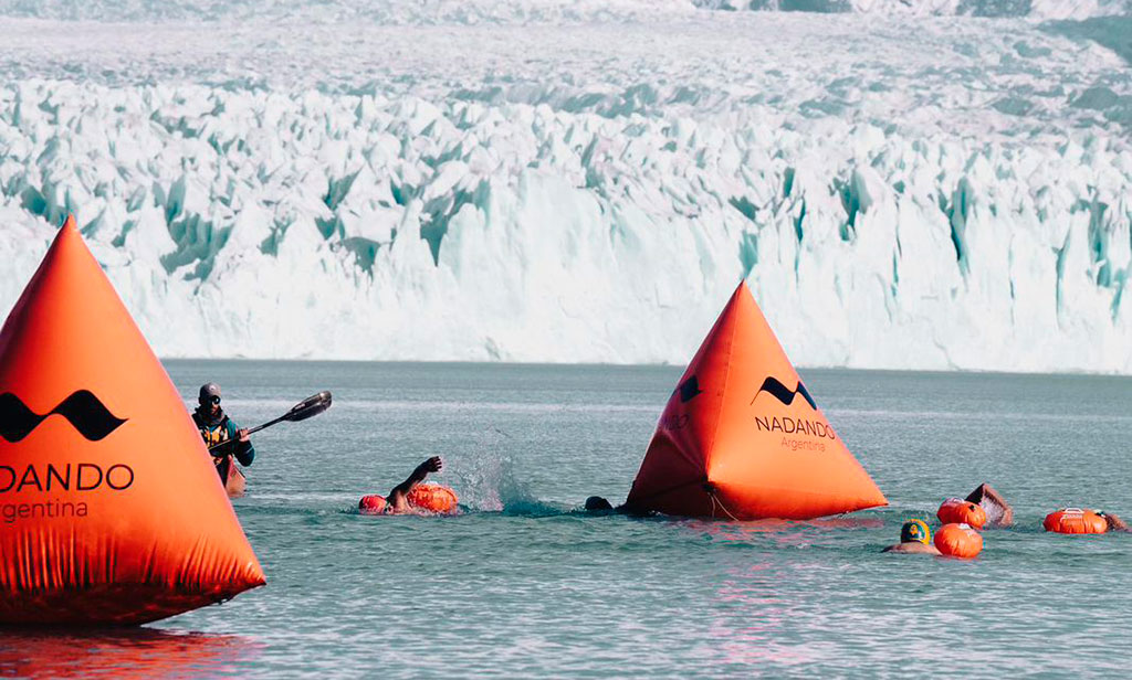 Arranca la Copa del Mundo de Natación en Aguas Heladas en el Lago Perito Moreno