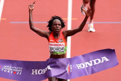 Jepchirchir vence en un electrizante final del maratón mundial de Tokio