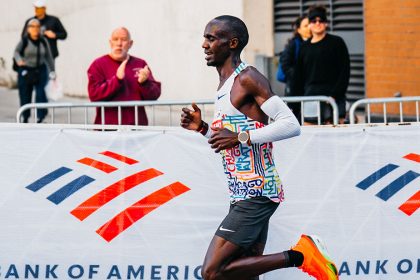 Jacob Kiplimo rompe el récord mundial de medio maratón en Lisboa