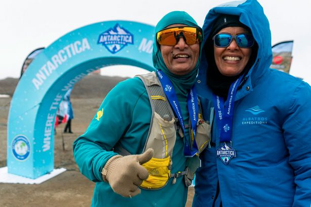Entre pingüinos y hielo: así se vivió la Antarctica Marathon 2026