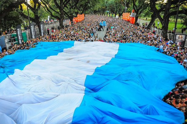 Fiestas Mayas reúne a 15.000 corredores y una elite de nivel sudamericano en Buenos Aires