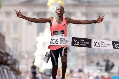 Sabastian Sawe hace historia en el Maratón de Londres al bajar de las dos horas