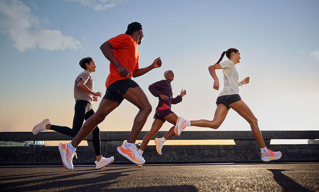 ASICS lanza nueva colección Rise & Shine y zapatillas Sonicblast 2