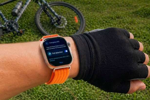 El HUAWEI WATCH FIT 5 frente a una bicicleta