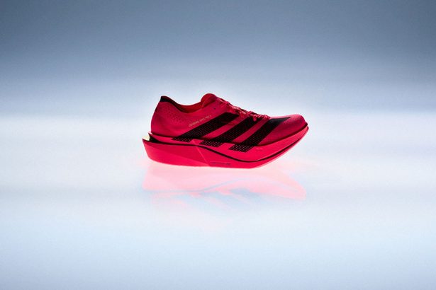 Vista lateral de las adidas Adizero Adios Pro 5