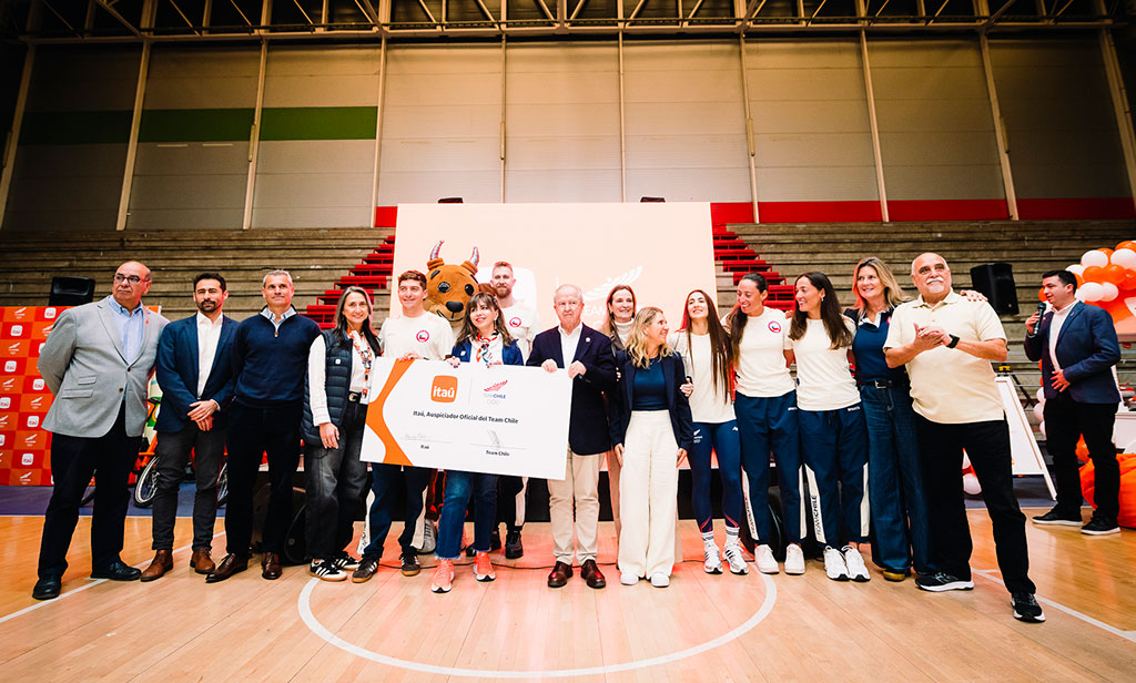 Personalidades presentes en la oficialización de la alianza entre Itaú y Team Chile