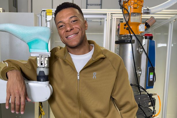 Kylian Mbappé en los laboratorios de On