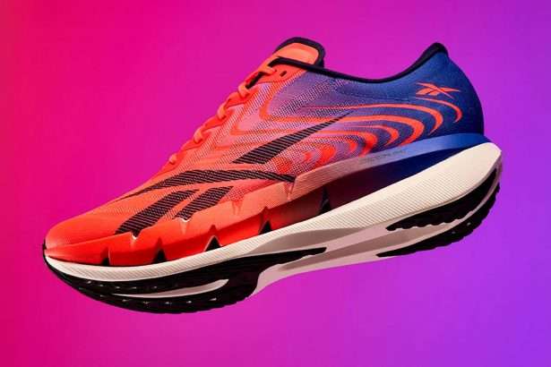 Vista lateral de las zapatillas de running Reebok SpeedShifter