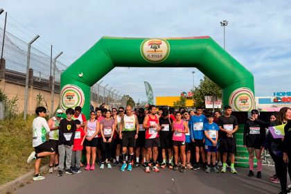 Participantes en la largada de la Corrida Familiar Contra el Cáncer de Mama El Bosque 2026