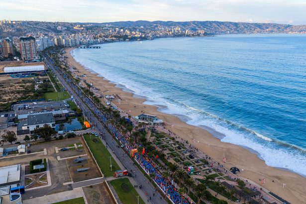 Vista aérea de la partida del Maratón de Viña 2026