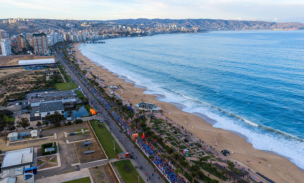 Vista aérea de la partida del Maratón de Viña 2026