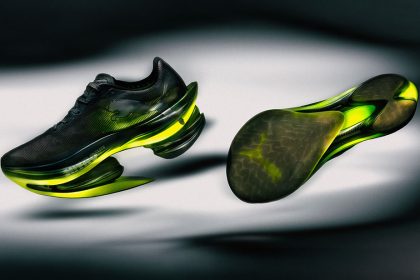 Las zapatillas PUMA FAST-RB NITRO Elite 2 en versión lateral y por debajo